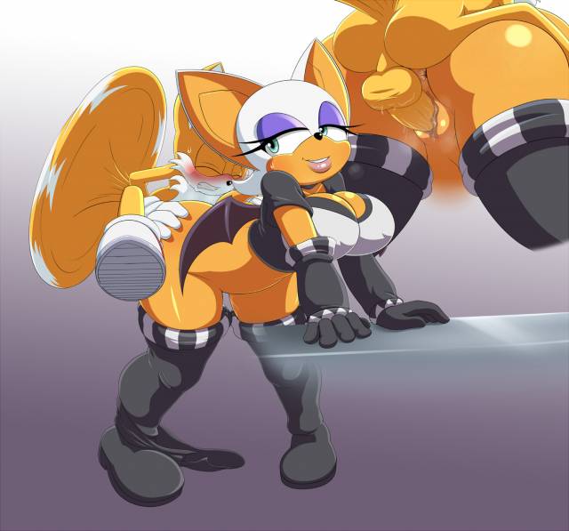 rouge the bat+tails